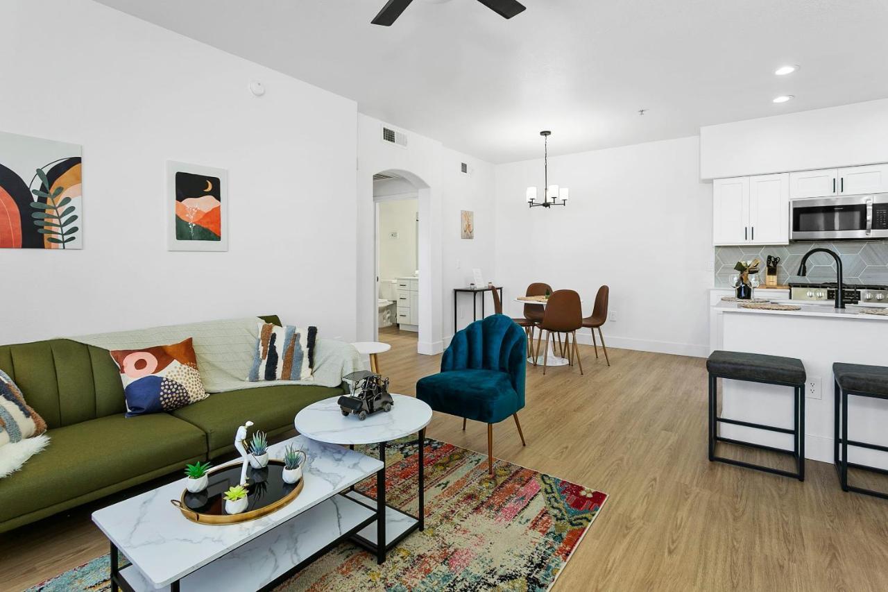 Cozysuites Glendale By The Stadium With Pool 05 Exterior photo